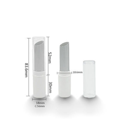 Exquisitos tubos de lápiz labial hechos a medida de 3,5 gramos de capacidad.