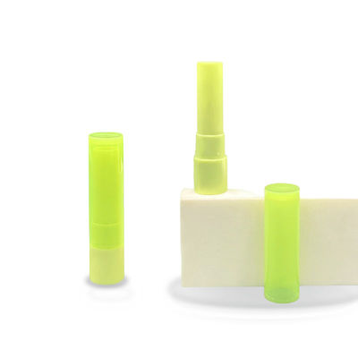 Tubo de bálsamo labial de plástico verde personalizable de 19 * 80 mm de marca privada
